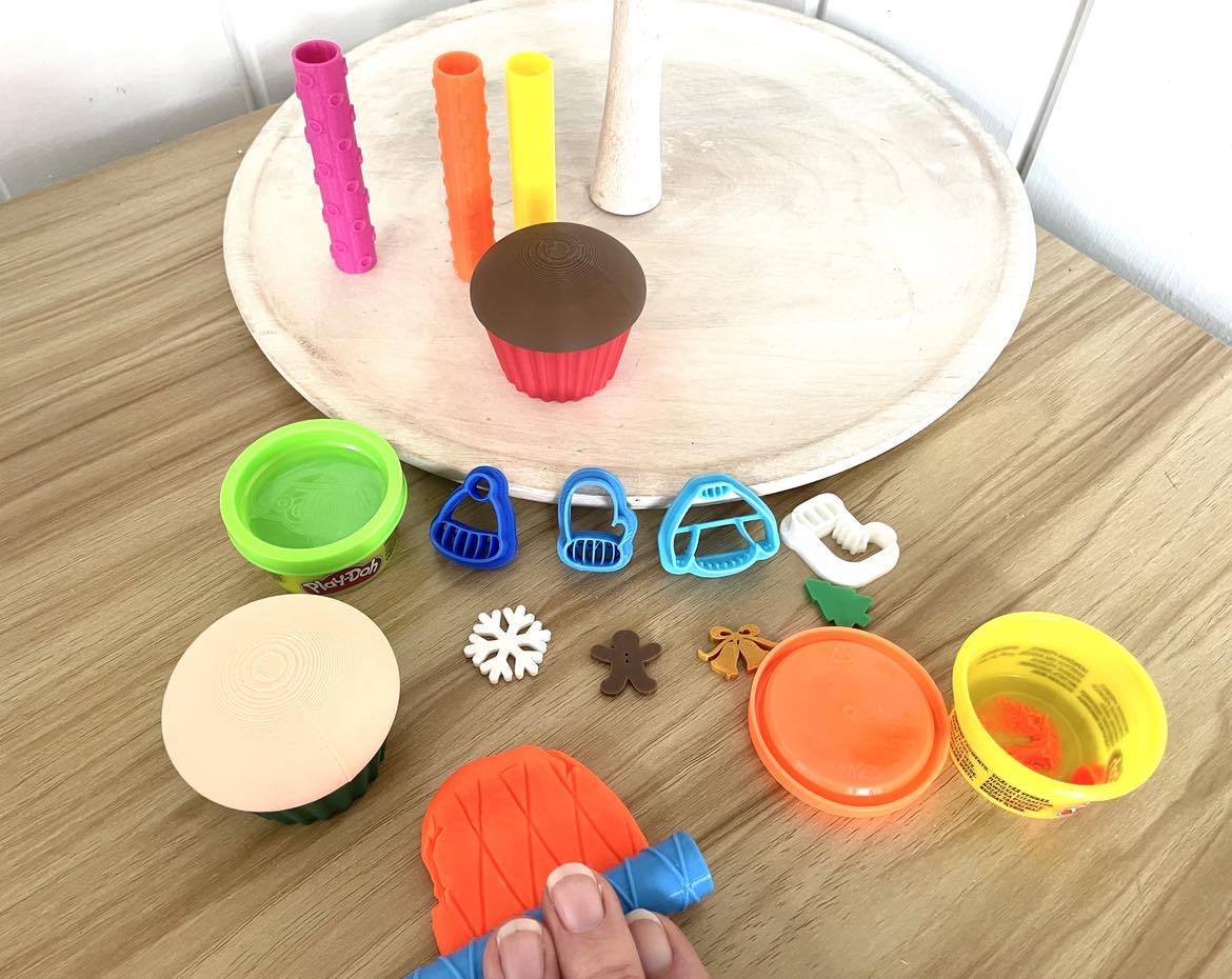 Christmas Cupcake Play Doh Kit