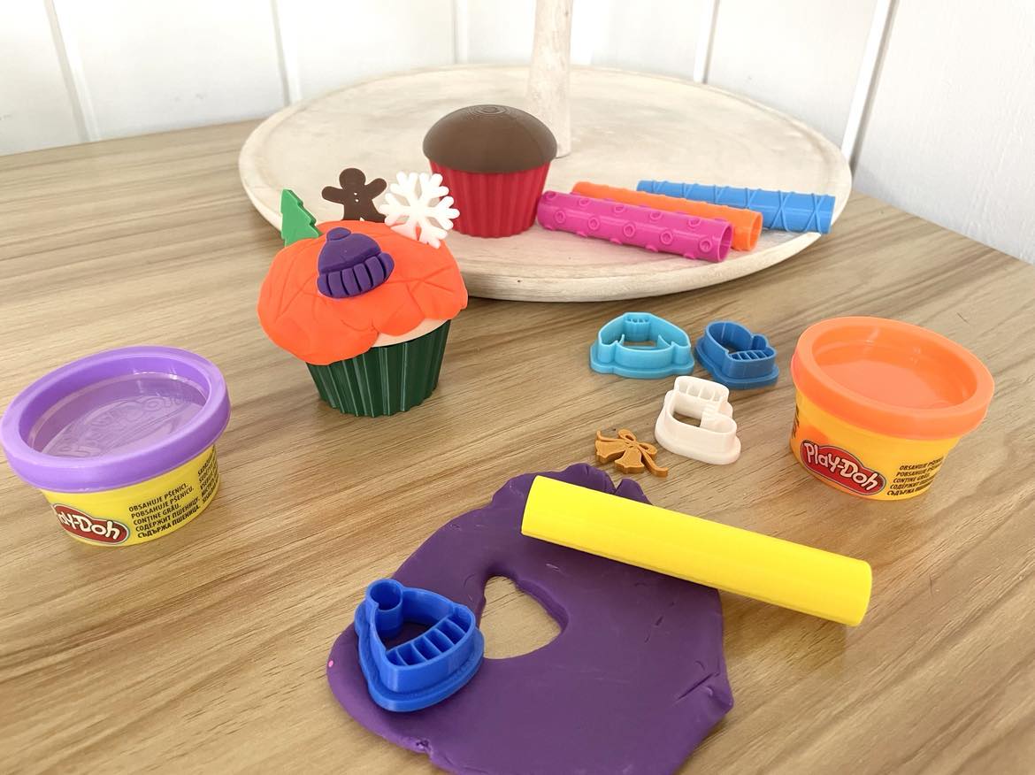 Christmas Cupcake Play Doh Kit
